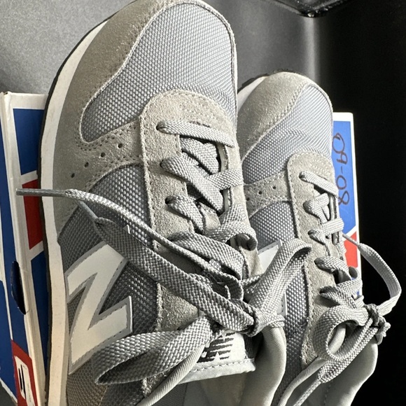 New Balance 311, Women Classics Traditionnels Sneakers, Size 12 M, , Gray-09-08 - Picture 4 of 8